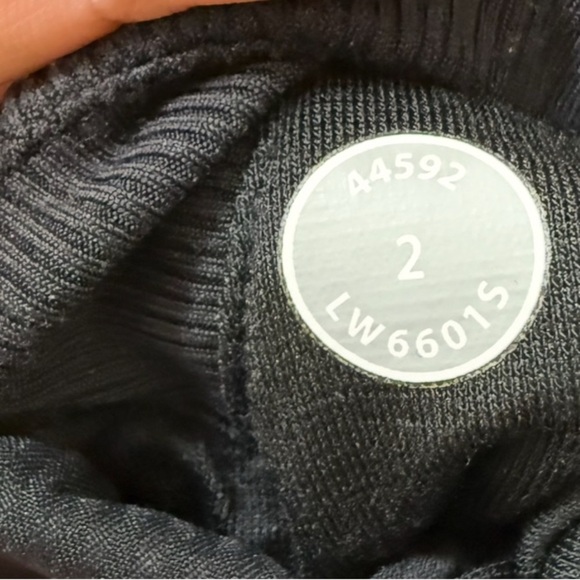 Lululemon studio crop back pants capri W6601S - Picture 2 of 7